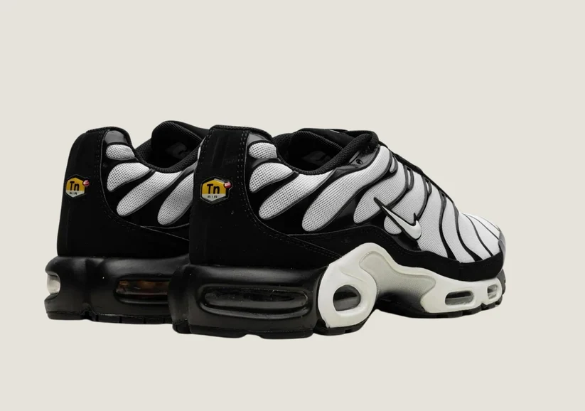 Nike Air Max Plus - Oreo - Image 4